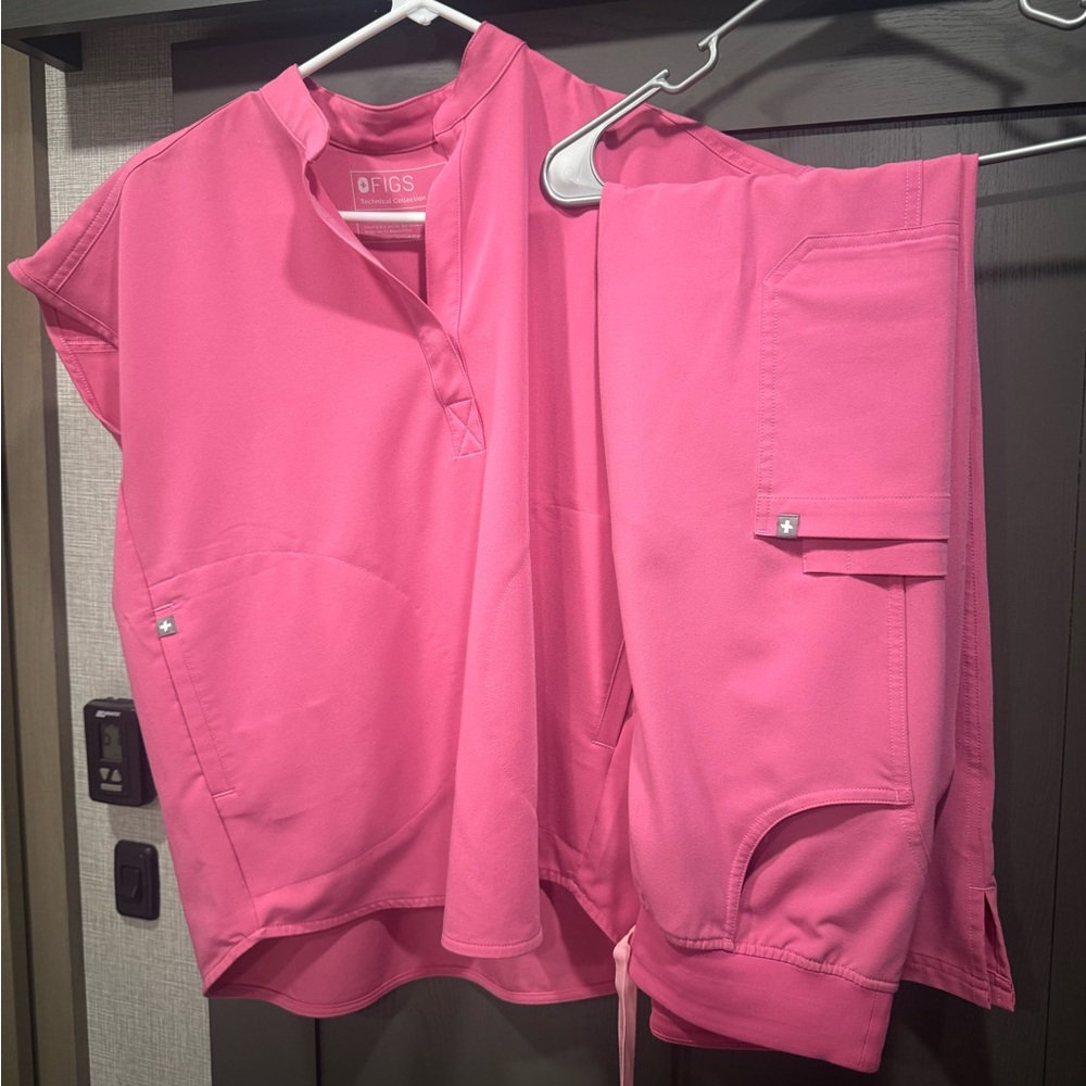 FIGS F’ing Pink Set
